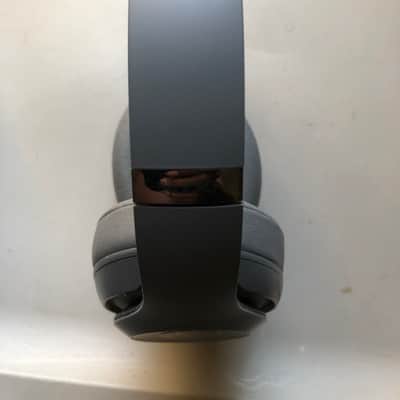 Beats by Dre Studio 3 Wireless Headphones image 3