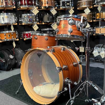 DW Classics Series 3-ply Mahogany/Poplar 3-Piece 12/16/22 Drum Kit Set in Natural Satin Oil with Chrome Hardware image 2