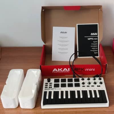 Akai MPK Mini MKII 25-Key MIDI Controller 2014 - Present - White with Black Keys image 3