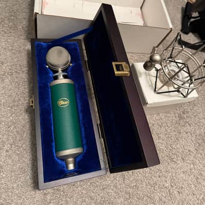 Blue Kiwi Large Diaphragm Multipattern Condenser Microphone 2010s - Green image 4