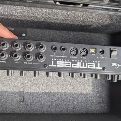 Dave Smith Instruments Tempest 6-Voice Drum Machine 2011 - 2018 - Black with Wood Sides image 7