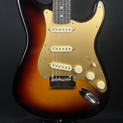 Fender American Ultra II Stratocaster 2025 - 3 Tone Sunburst image 2