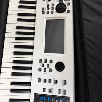Yamaha MODX6 61-Key 16-Voice Synthesizer 2022 - Present -WHITE image 2