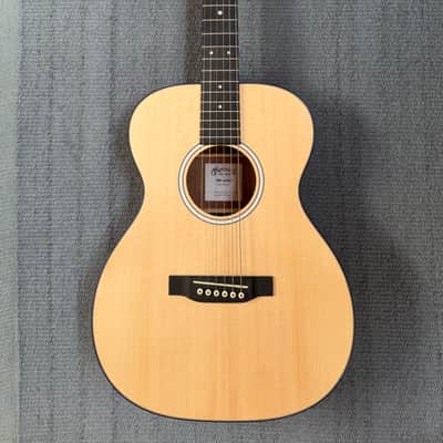 Martin Left Handed 000JR-10 Guitar Natural 2025 image 1