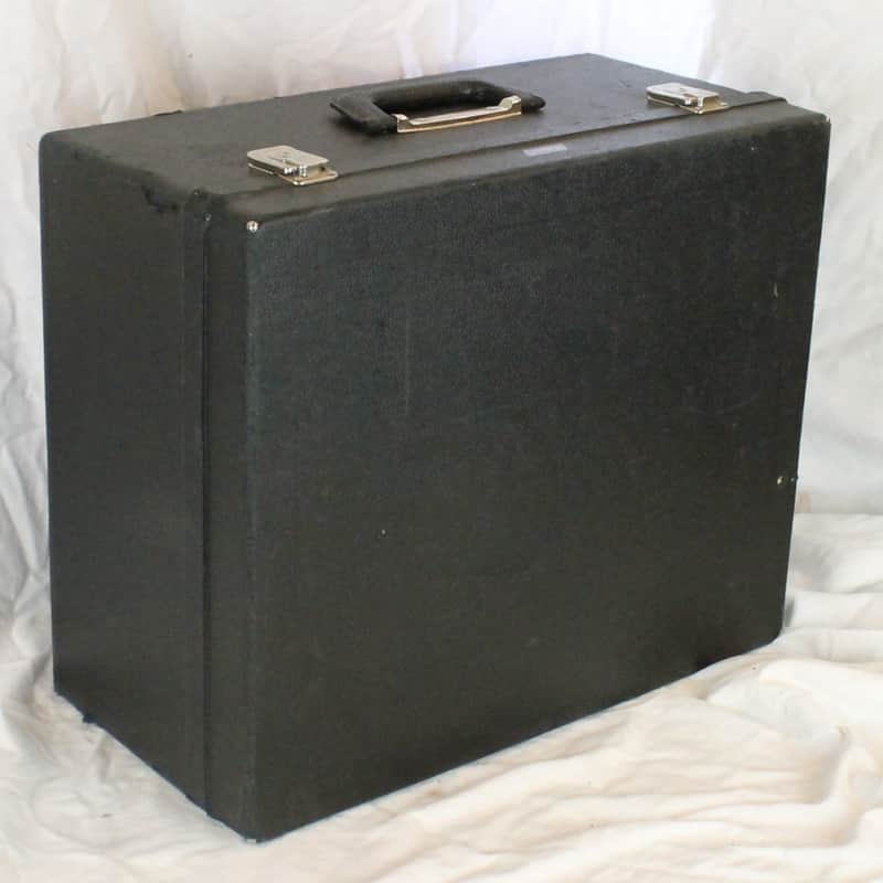 Black Ideal Hard Case for Accordion 18" x 15" x 10" (45.75cm x 38cm x 25.50cm) image 1