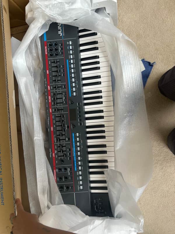 Roland Juno-X 61-Key Programmable Polyphonic Synthesizer 2022 - Present - Black Bild 1