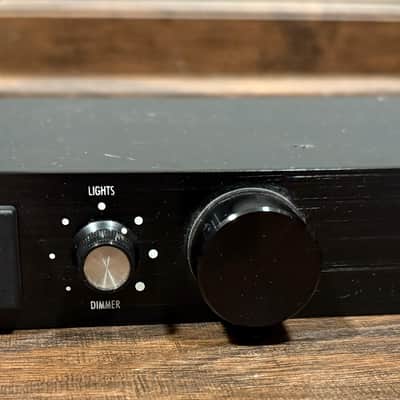 Furman M-8Dx Power Conditioner with Lights & Digital Meter 2010s - Black image 2