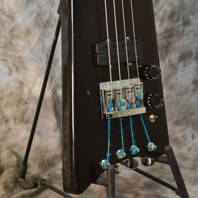 1983 Headless Aluminum Neck KRAMER Duke Deluxe Bass - Black image 6