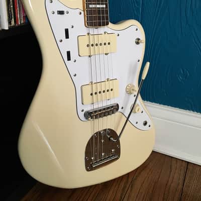 Fender Jazzmaster JM66 AVRI Specs Olympic White Matching Headstock CIJ image 2