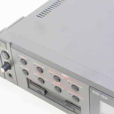 E-MU ESI-32 "32-Voice Digital Sampler" [129401002] (05/01) image 2