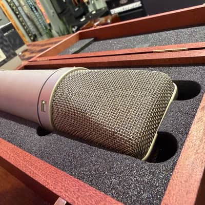 Neumann U 87 Ai Large Diaphragm Multipattern Condenser Microphone Kit Nickel image 4