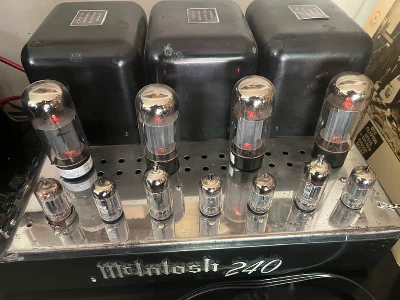 McIntosh 240 Stereo Power Amplifier