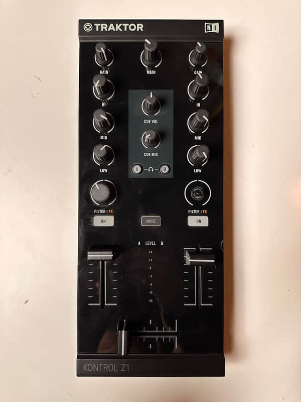 Native Instruments Traktor Kontrol Z1 2010s - Black image 1