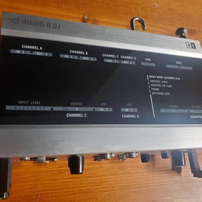 Native Instruments Audio 8 DJ Interface image 1