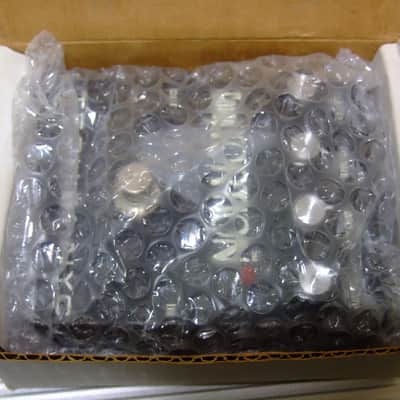MINT Tech 21 Comptortion w/ Original Box & Manual image 4