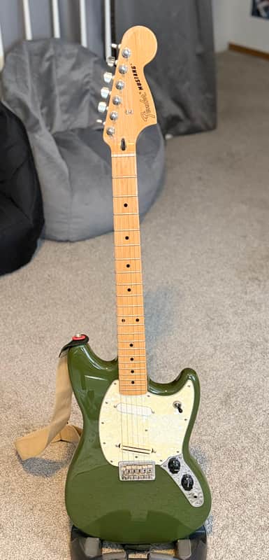 Fender Player Model Mustang - Olive Green (w/ Upgraded Pickups)