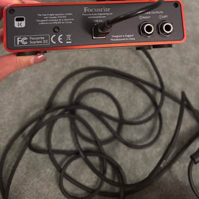 Focusrite Scarlett 2i2 USB 2.0 Audio Interface 2011 - 2016 - Red / Black image 4