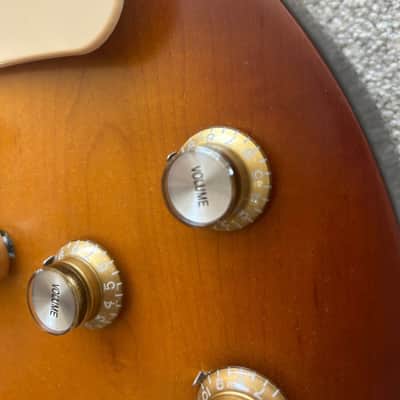 Gibson Les Paul Studio '50s Tribute with Humbuckers 2011 - 2015 - Satin Honeyburst image 2
