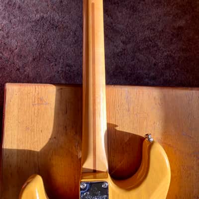 Fender American Professional Stratocaster, Light Ash with Maple Fretboard 2018 - Aged Natural image 10