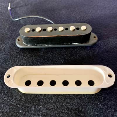 Single Coil Pickup with Aged Cover, plus Screws and Springs (Aged White) image 6