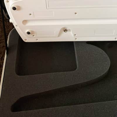 Roland AX-Synth white keytar synthesizer Guitar Keyboard Mint Condition + Hard Case image 9