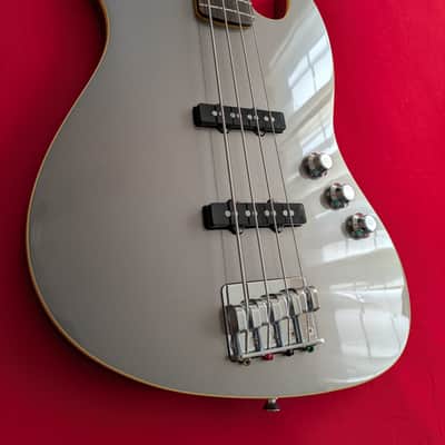 Fender Aerodyne Special Jazz Bass With Rosewood Fingerboard Dolphin Gray Metallic image 3