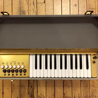 Companion Air organ 1960s image 2