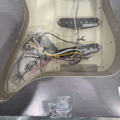 Squier Classic Vibe '60s Stratocaster Loaded Pick Guard image 2