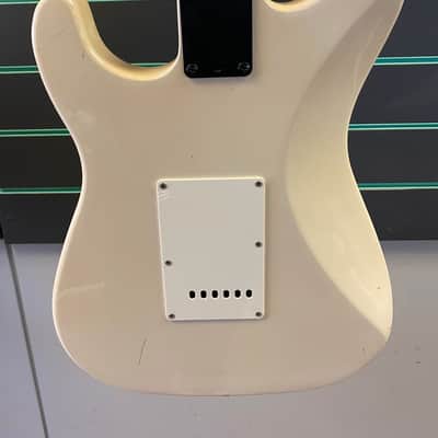 Peavey Predator White 1990-2000 Electric Guitar image 10