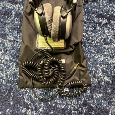 Beyerdynamic DT-880 Pro Studio Headphones - Black/Silver image 1