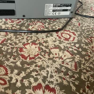 Sharp DV - S1 (CD/ DVD player) 2000 - Silver image 6
