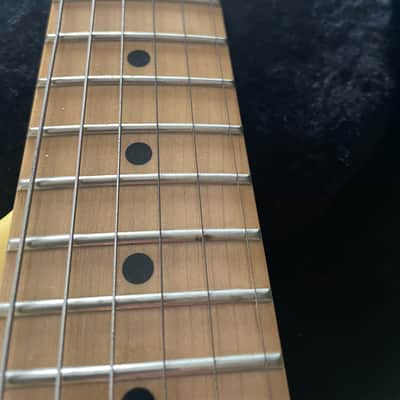 Fender Stratocaster ButtercreamYellow - SSS - Maple Neck + Fender ABS Molded Hard Case image 2