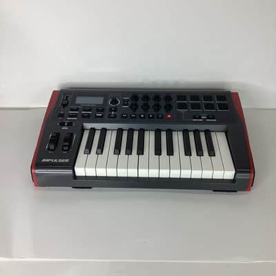 Novation Impulse 25 MIDI Keyboard Controller 2011 - Present - Gray