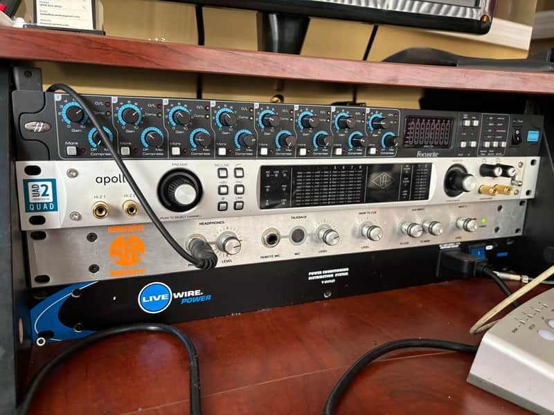 Focusrite Scarlett OctoPre Mk 2- Present - Black/Blue image 1