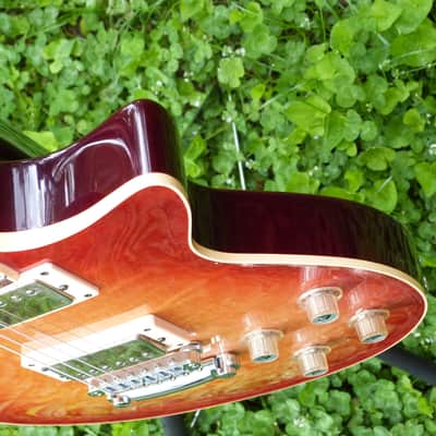 Guild Bluesbird flame top Custom shop 2000 cherry sunburst image 6