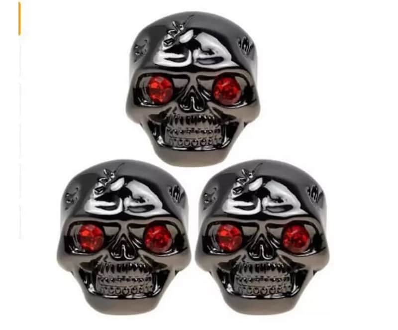 Electric Guitar Skull Volume & Tone Control Knob – Black, Gold, Silver Zinc Alloy, Durable Design image 1