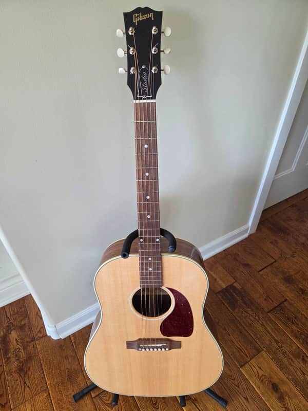 Gibson J-45 Studio walnut 2022 - gloss