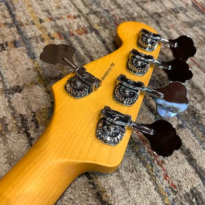 Fender American Professional II Jazz Bass V with Rosewood Fretboard 2020 - Present - 3-Color Sunburst image 7