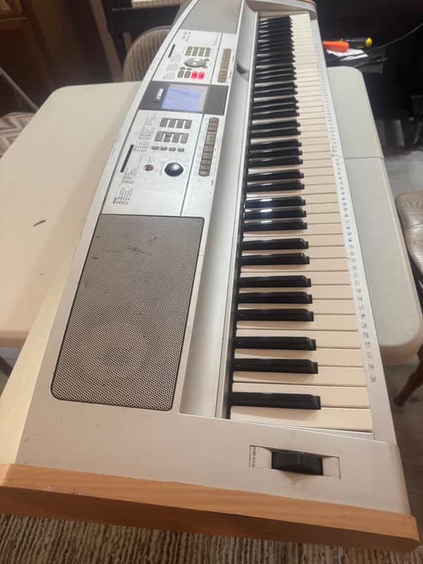 Yamaha DGX-505 88-key Arranger Keyboard image 1