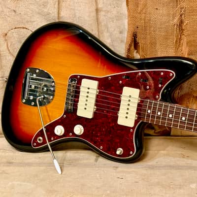 Fender Traditional 60's Jazzmaster 2023 - 3 Tone Sunburst image 11