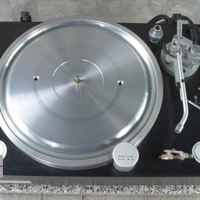 YAMAHA GT-2000 Direct Drive Turntable in Very Good Condition image 8