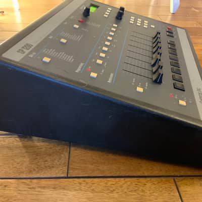 E-MU Systems SP-1200 8-Voice Drum Sampler 1987 - 1996 - Black image 4