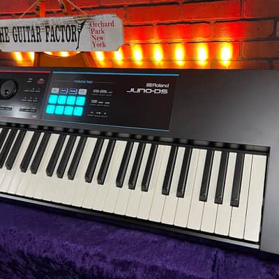 Roland JUNO-DS88 - Gig Ready 88 Key Synthesizer w/ Gator GK-88-SLXL Case image 4