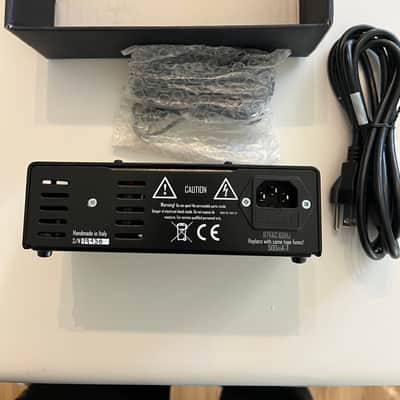 Mezzabarba Sentinel power supply, MINT in box w/all adapters, 8 channels 10 outputs image 3