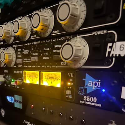 API 2500 Stereo Bus Compressor 2000 - 2019 - Black image 4