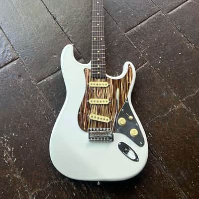 High Spirit Guitars Stray Hawk 2025 - White image 1