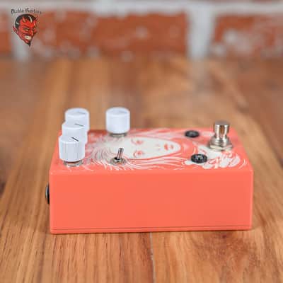 Walrus Audio Julia Chorus / Vibrato V2 Limited Edition Coral Series Coral image 6