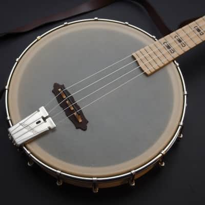 Deering Goodtime Concert banjo ukulele with gig bag lightly used image 3