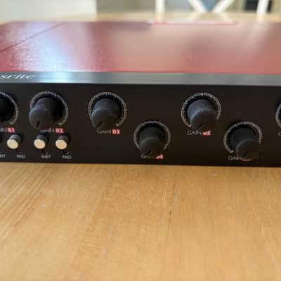 Focusrite Scarlett 18i20 (1st Gen) 2016 - Red image 14