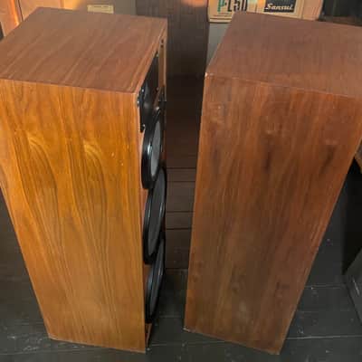Realistic T-200 Vintage Floor Standing Tower Speakers Wood Veneer image 5